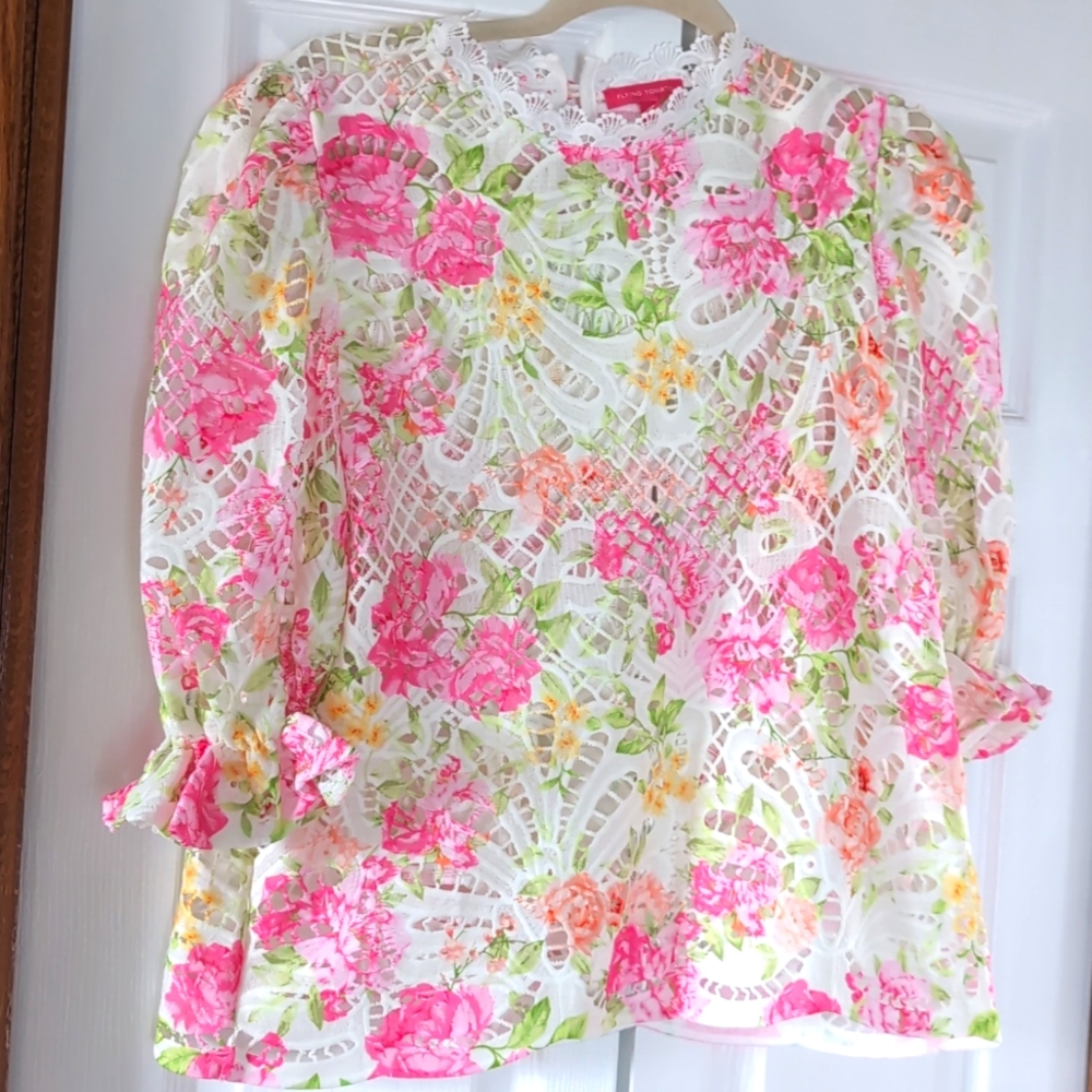 Floral lace top